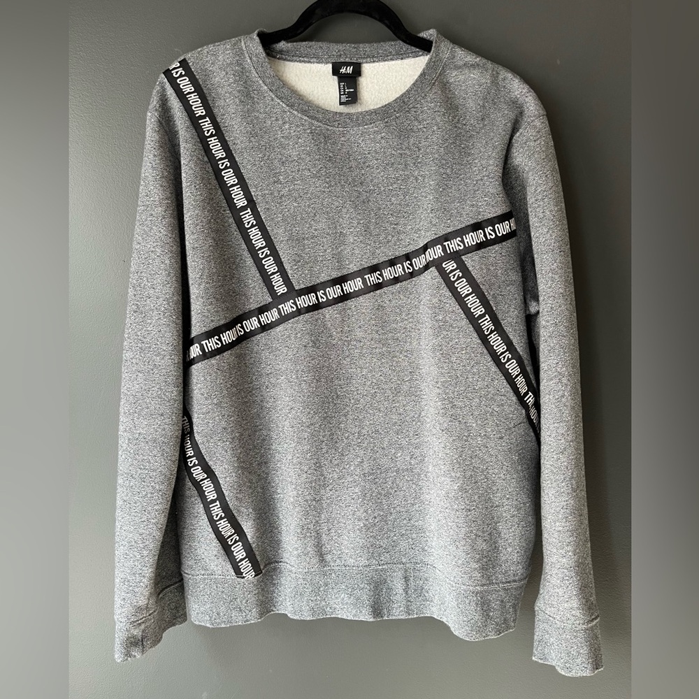 Men’s pullover sweater